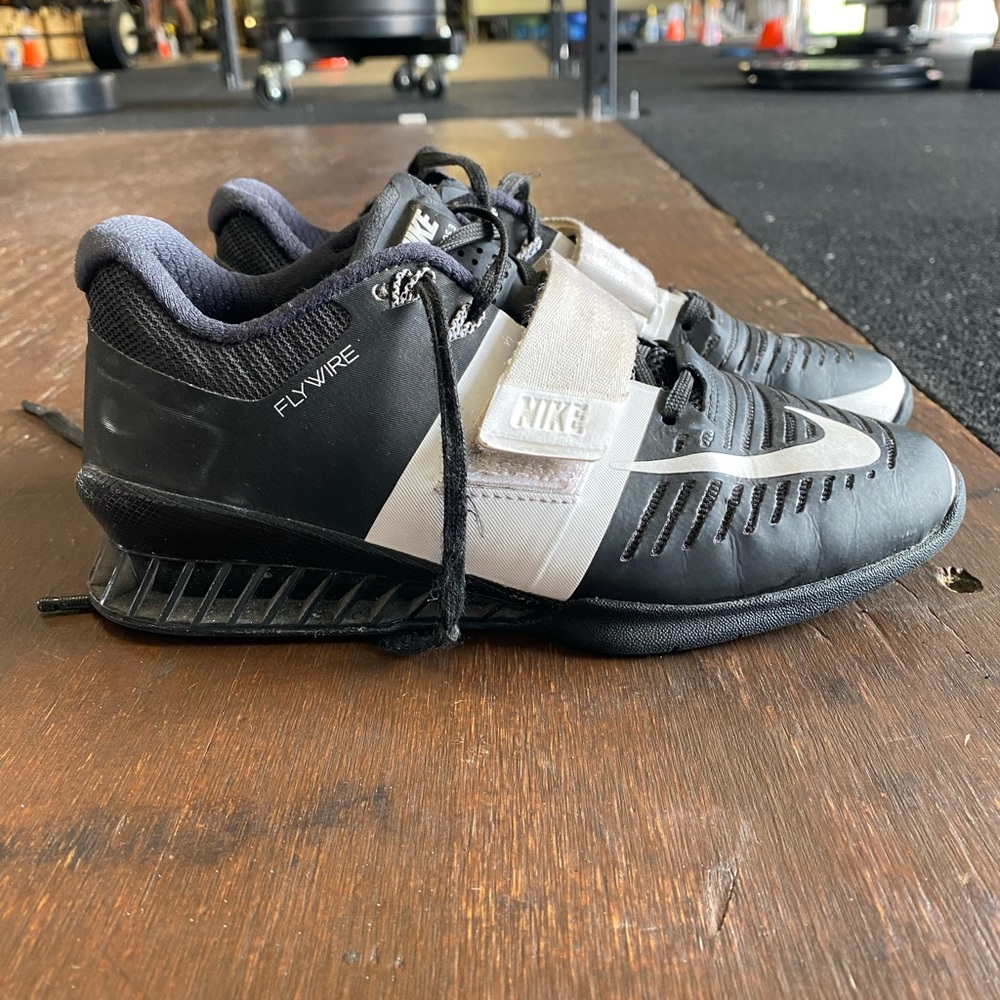 Women’s Size 6 Nike Romaleos 3